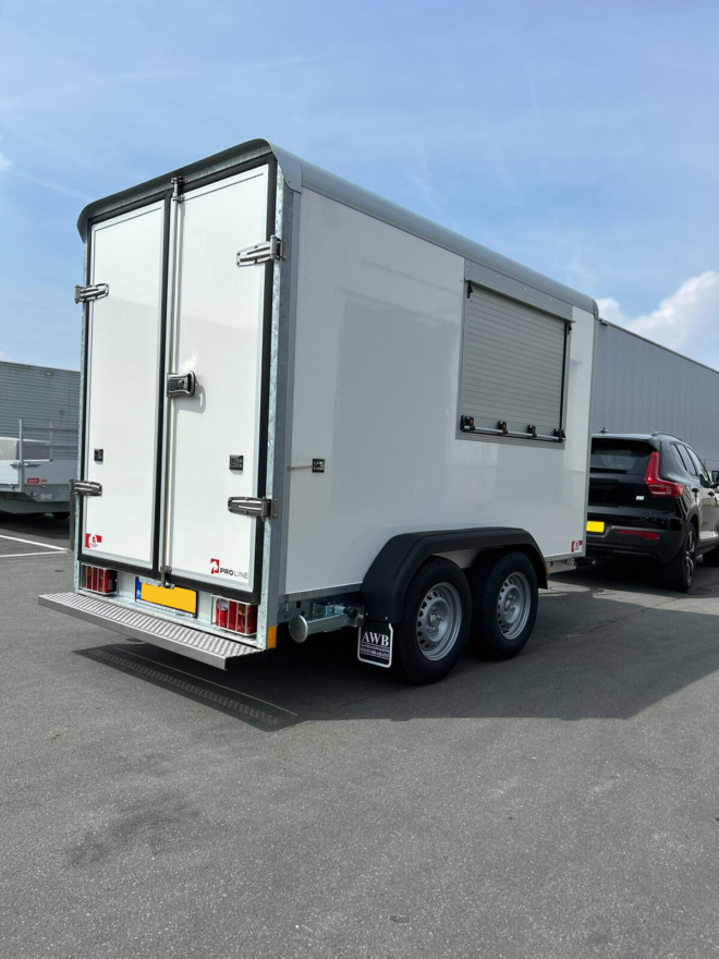 Proline gesloten aanhangwagen met rolluik