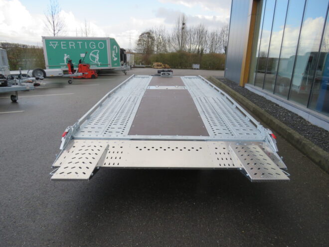 Brian James autoambulance met achterklep